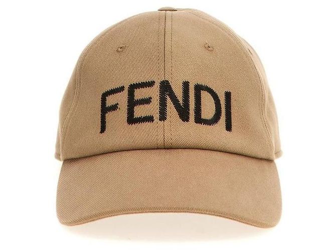 Fendi Boné com logo