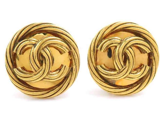 Pendientes de clip de metal dorado Chanel