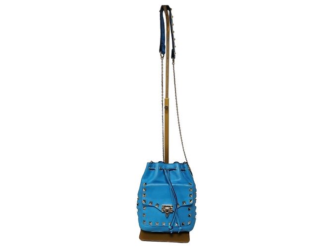 Mini borsa a secchiello in pelle Rockstud Valentino blu
