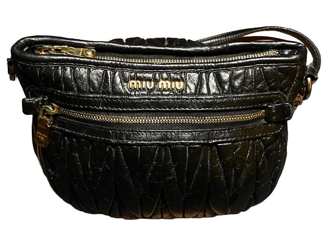 Miu Miu Matelassé Schultertasche Schwarz