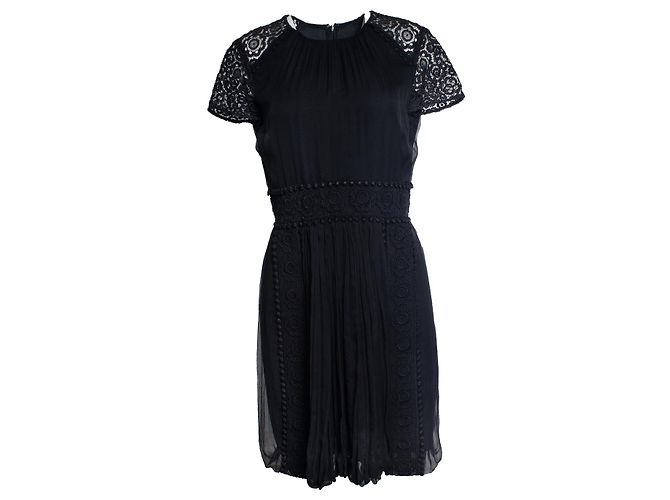 Schwarz paneliertes Spitzenkleid von Burberry