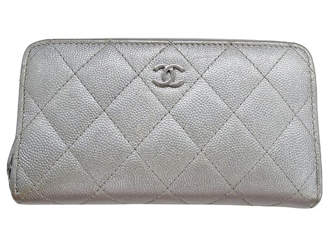 Cartera de cadena de piel de ternera granulada plateada Chanel Plata