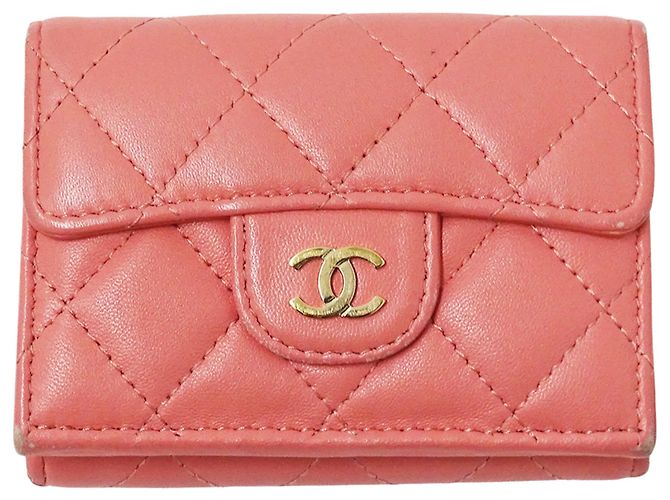 Billetera de tres pliegues para mujeres Chanel Matelassé Rosa