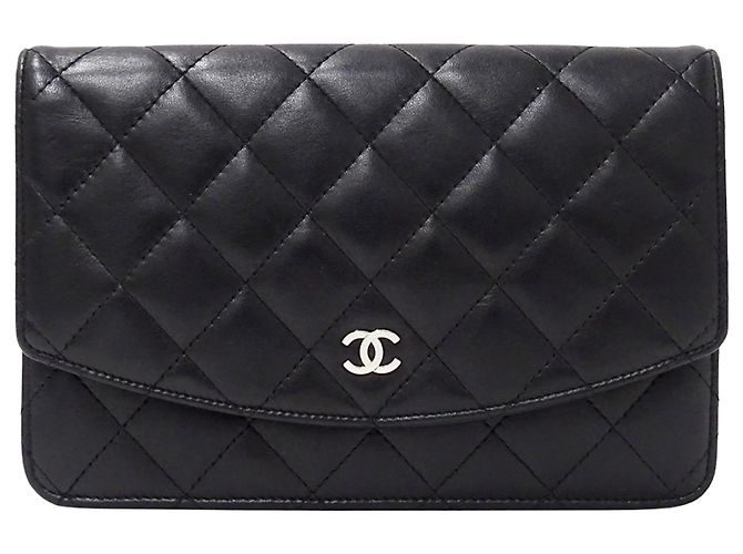 Chanel Matelassé Bi-Fold Wallet Black