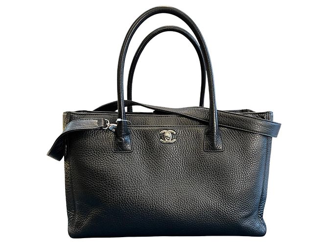 2014 Chanel Medium Calfskin Executive Cerf Tote