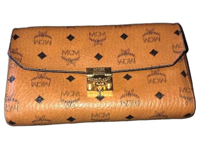 MCM Visetos Clutch aus Leder Braun