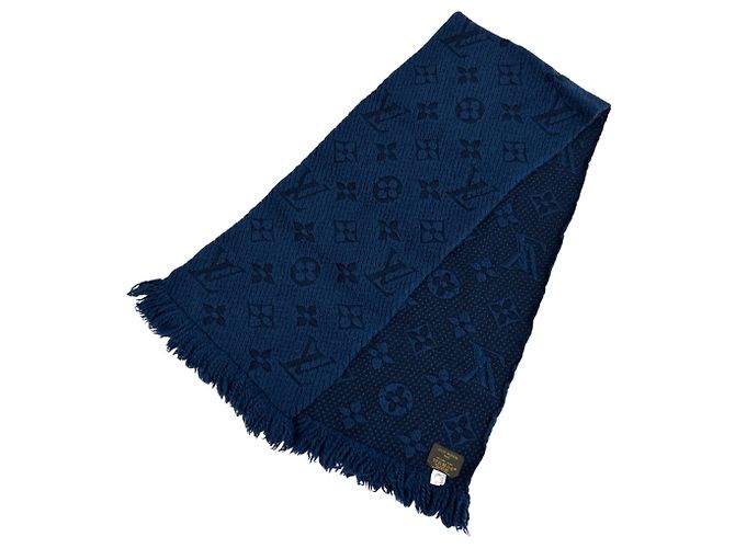 Louis Vuitton Wool Shawl in Navy Navy blue