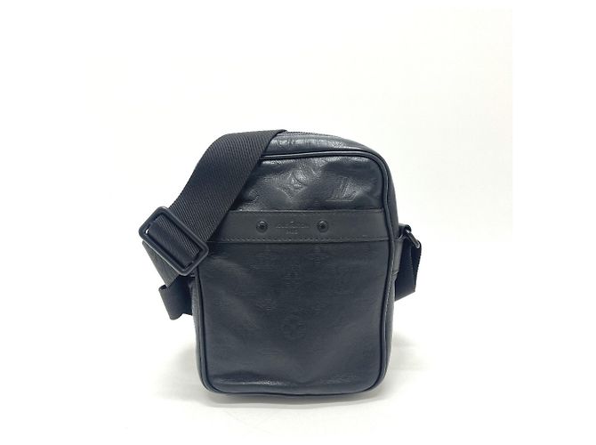 Borsa a tracolla Pochette Danube PM Monogram Shadow di Louis Vuitton Nero