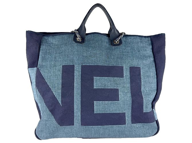 Sac à main et à épaule large bleu Chanel
