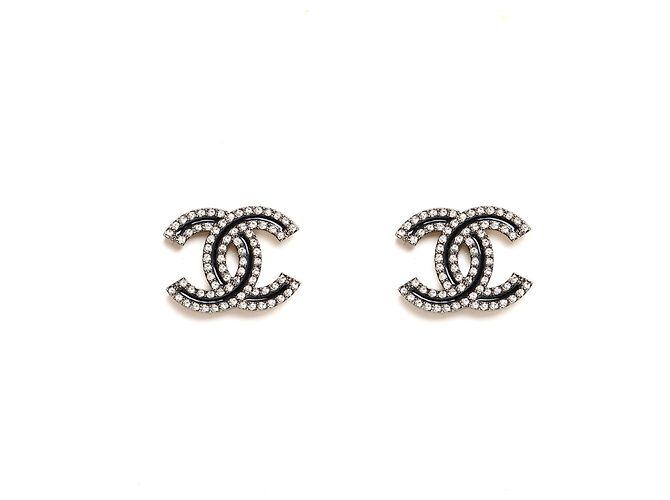 Chanel 2021 Pendientes Maxi Studs CC Plata Oscura y Strass
