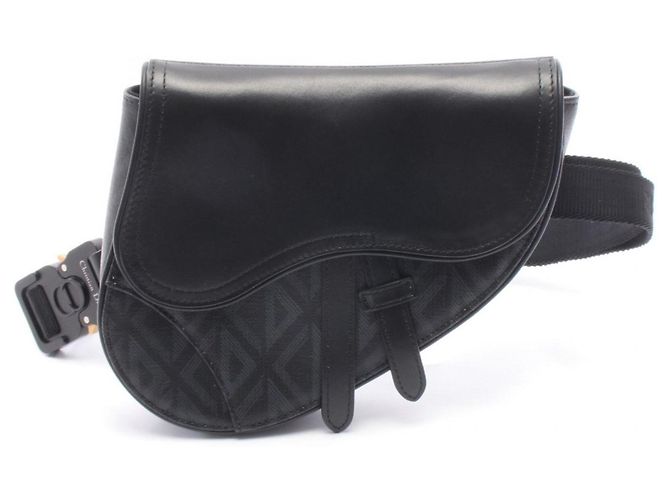 Bolsa de Cintura Mini CD Diamond Saddle da Christian Dior