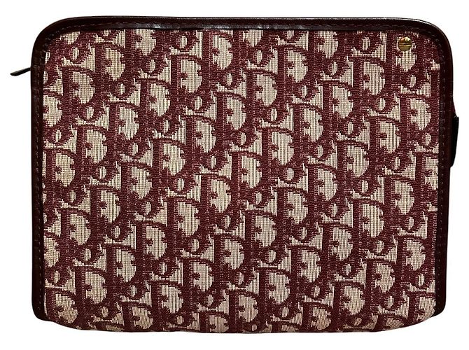 Clutch de cuero monograma rosa Dior