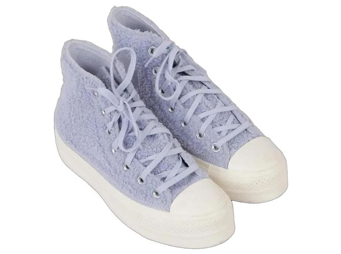Converse High-Top Sneaker aus Shearling - Hellblau