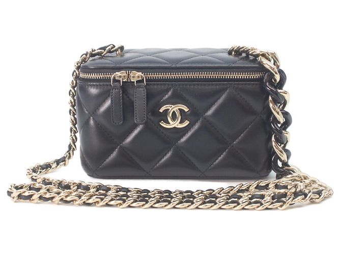 Borsa a tracolla Chanel in agnello nero