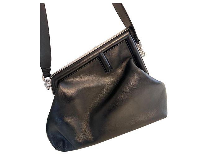 Zucca Fendi First Medium Nappaleder Handtasche Schwarz