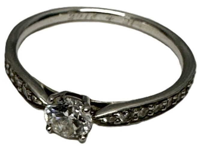Anillo Solitaire Harmony de Tiffany & Co.