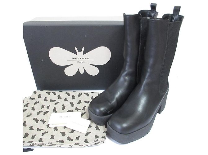 Max Mara WEEKEND Leather Chelsea Boots Black