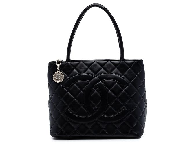 Chanel Medaillon Tote aus schwarzem Lammleder