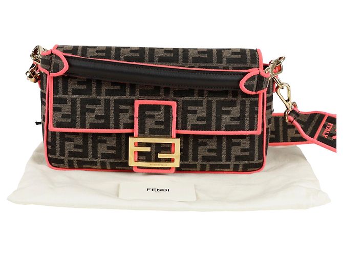 Fendi Bolso de Hombro Tote Baguette Medium Castaño