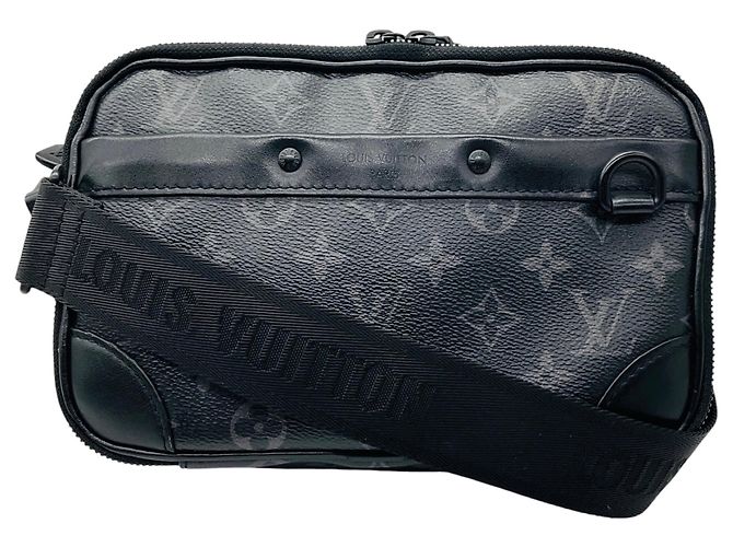Bolsa Messenger Alpha em Canvas Monogram preto e couro Louis Vuitton