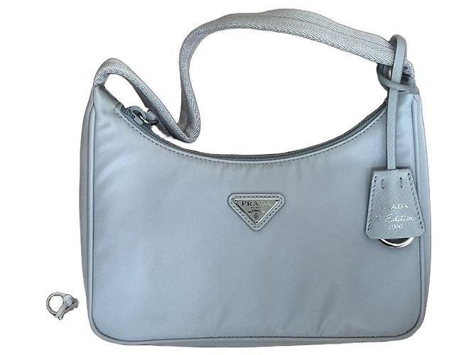 Prada Re-Edition 2000 Sac à Main en Nylon Gris