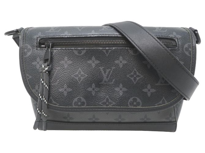 Louis Vuitton Pulse Messenger Shoulder Bag Black