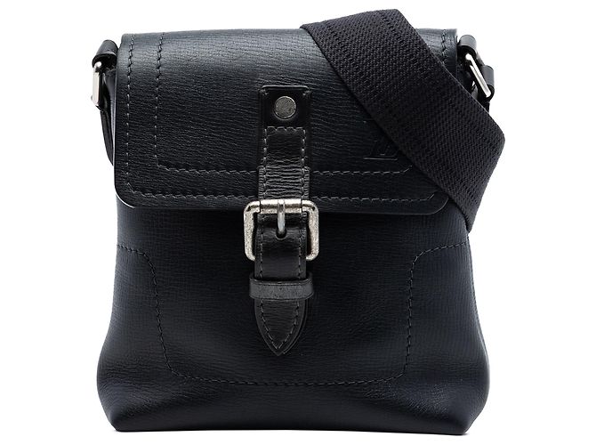 Louis Vuitton Noir Utah Yuma