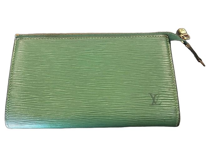 Mezzo Louis Vuitton Epi Pochette Clutch Grün