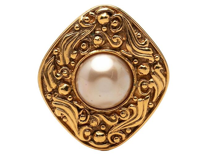 Spilla Chanel Vintage placcata oro D'oro