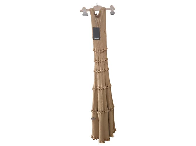 Dsquared2 Beiges Strick-Maxikleid mit Rüschen