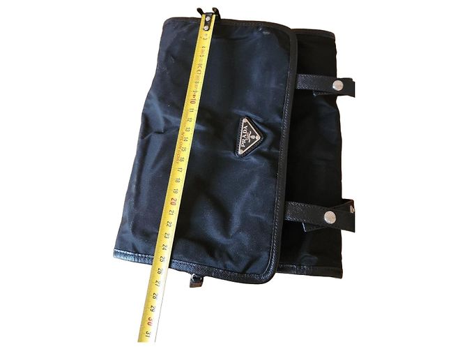 Prada Necessaire em nylon e couro preto
