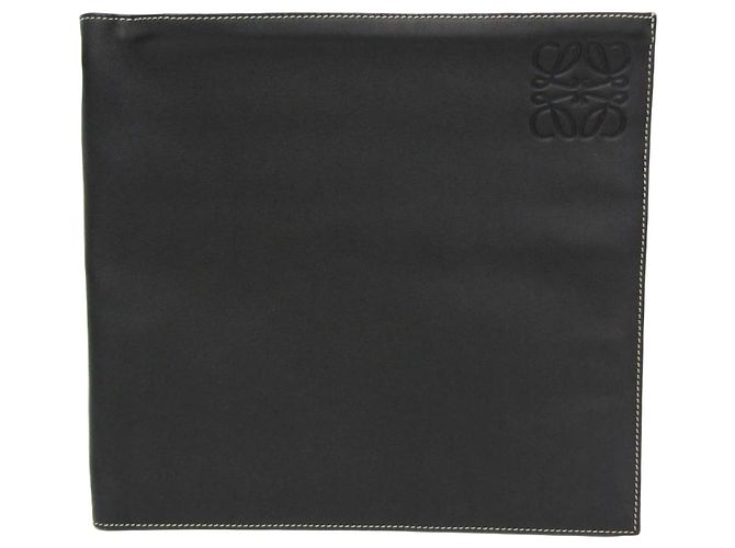 Clutch de couro Anagram Loewe Preto