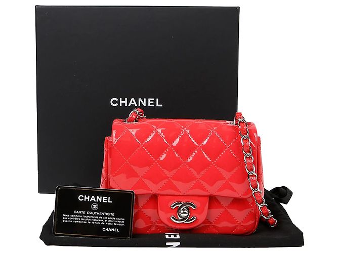 Chanel Petit Sac Classic a Spalla e Tracolla Rosa