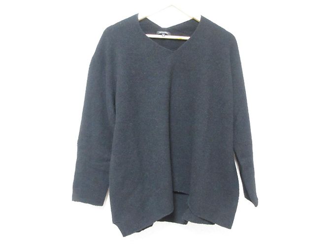 Autre Marque pas de calais Soft Wool Boucle Round Hem V-neck Pullover Sweater Black