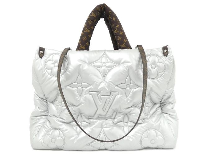 Borsa Louis Vuitton LV Pillow OnTheGo GM Argento