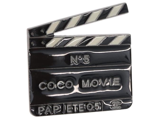 CHANEL Brosche Metall Black CC Auth 179780M Schwarz