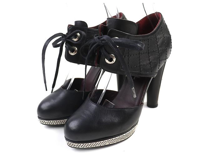 Chanel Matelasse Leder Pumps Schwarz Silber