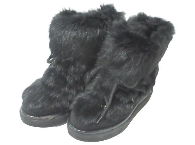 Autre Marque Botas curtas de pele de coelho Paloma Barceló Preto