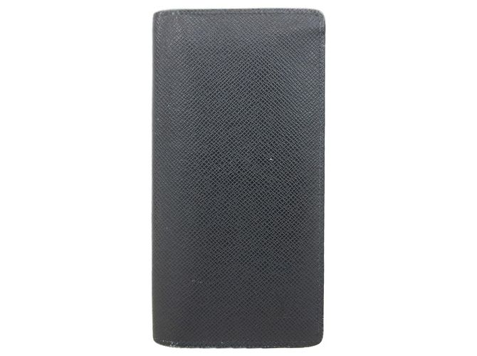 Louis Vuitton Taiga Portefeuille Brazza Long Wallet Blu navy