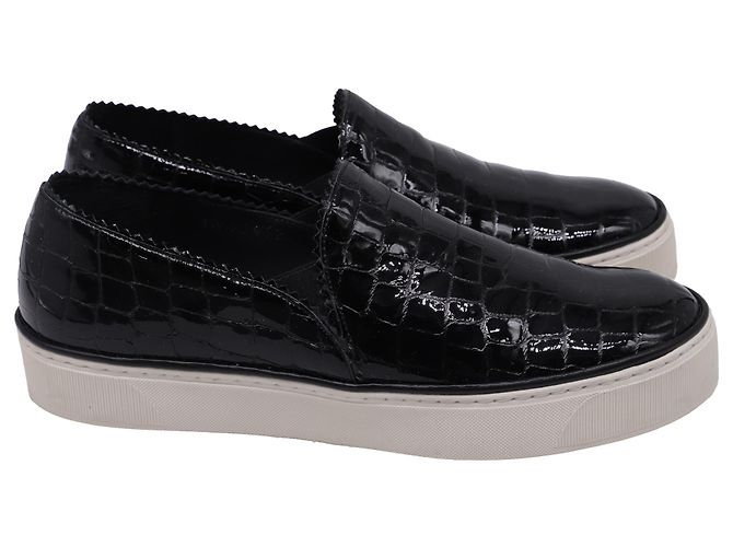 Baskets slip-on Nuggets en cuir noir à motif crocodile Stuart Weitzman