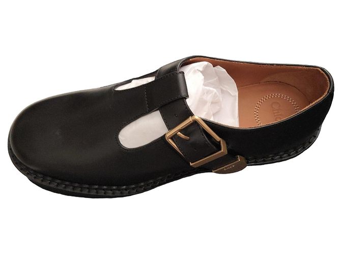Bailarinas Chloé en cuero negro con hebilla