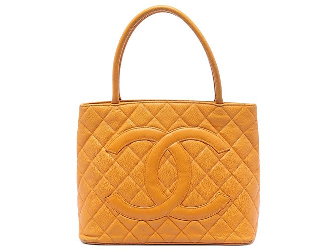 Tote Chanel Yellow Caviar Medallion