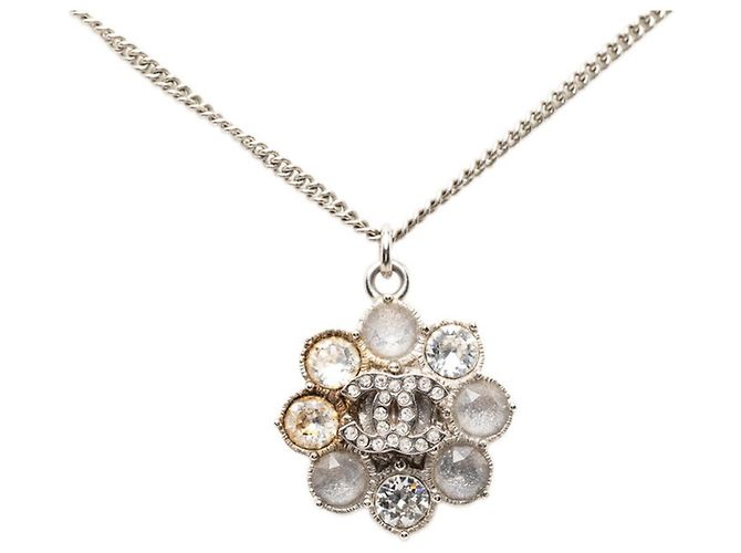 Colar com pingente de corrente com a flor Coco Mark da Chanel Prata