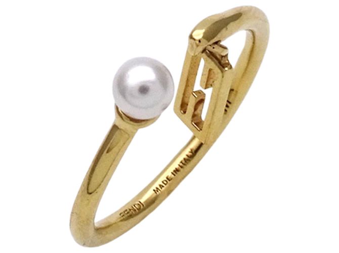Fendi Ring aus Goldmetall mit Kunstperle Golden