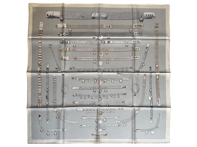 Hermès Le Trésor de Médor Seidentuch 90cm Beige Grau Gold hardware