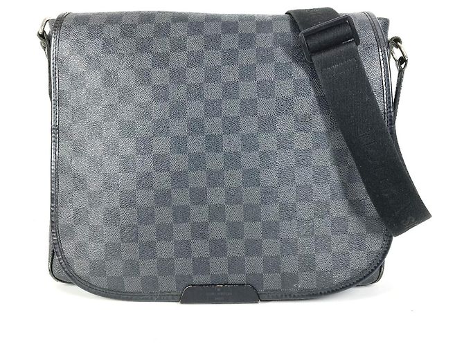 Bolsa Messenger Louis Vuitton Damier Graphite Preto