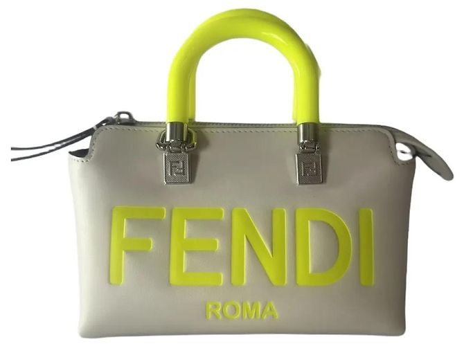 Fendi By The Way Mini Bolsa Couro Branco Amarelo Fluorescente