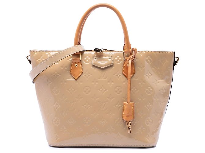 Louis Vuitton Beige Monogram Vernis Montebello MM Bege