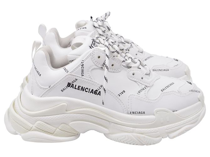 Baskets Balenciaga Triple S All Over Logo en polyuréthane blanc Écru