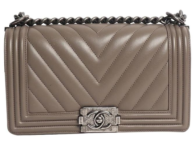 Chanel Borsa Boy in pelle con trapuntatura chevron media grigia 2014 Grigio